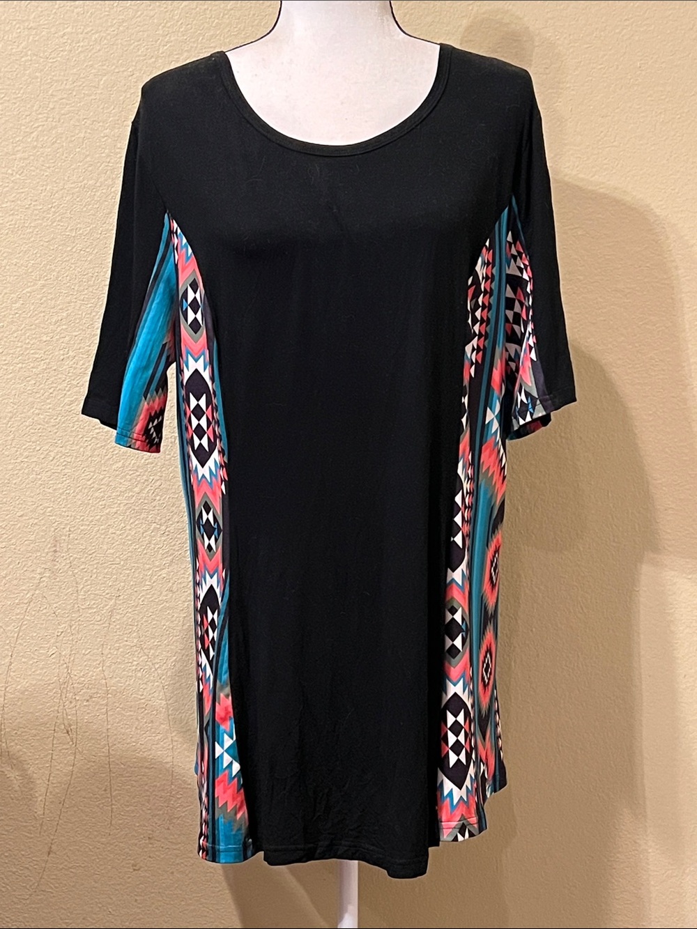 🚂 NWT Crazy Train brand women’s short sleeve tunic